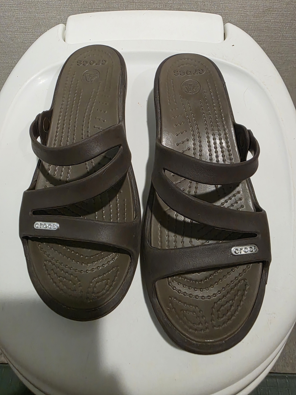 CROCS Women's Dark Brown Strappy Slide Sandals